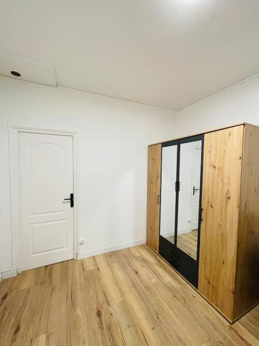 Charmant Appartement Americain サン＝ドニ エクステリア 写真
