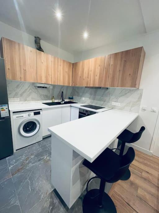 Charmant Appartement Americain サン＝ドニ エクステリア 写真